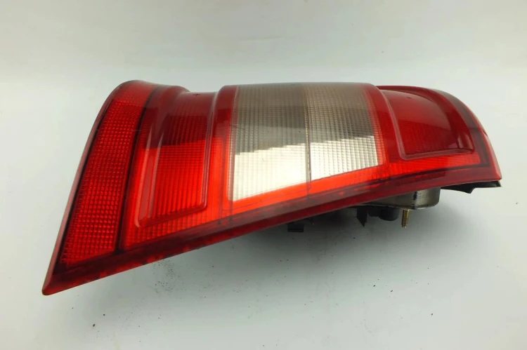 LAMPA PRAWY TYŁ MERCEDES A W168 (1997-2005) A140 1.4BENZ
