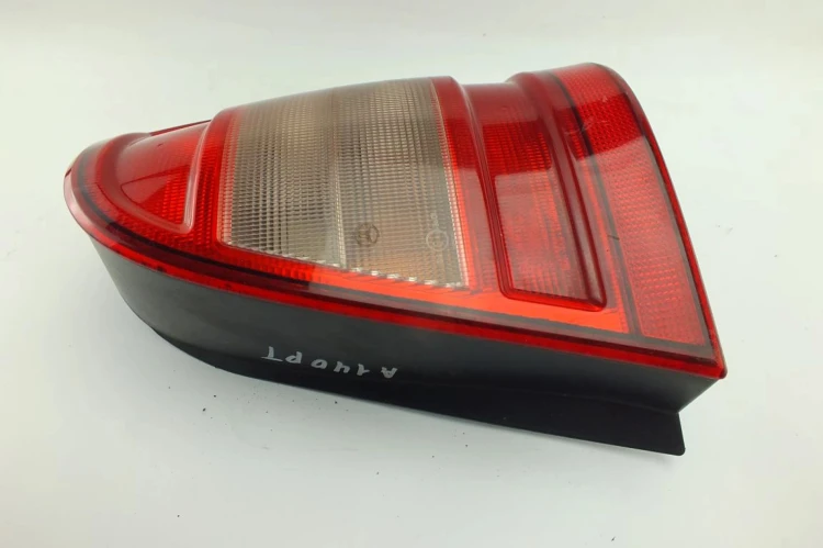 LAMPA PRAWY TYŁ MERCEDES A W168 (1997-2005) A140 1.4BENZ