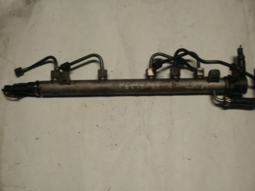 LISTWA WTRYSKOWA MERCEDES A W169 (2004-2012) A64007012