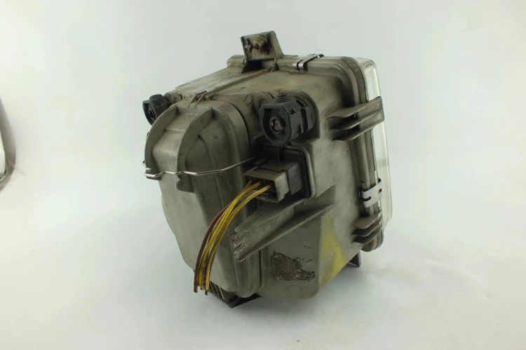 LAMPA PRAWY PRZÓD MERCEDES VITO W638 2.2 CDI