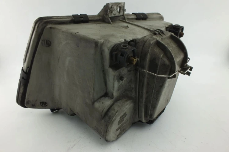 LAMPA PRAWY PRZÓD MERCEDES VITO W638 2.2 CDI