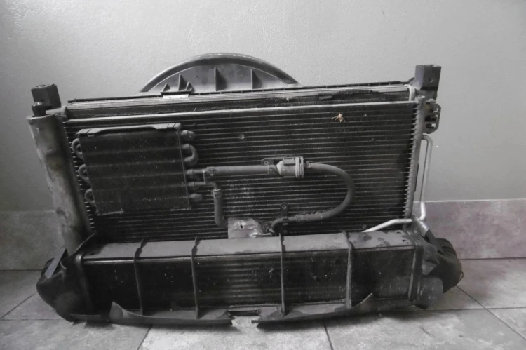 CHŁODNICE KOMPLET MERCEDES C W203 (2000-2006)