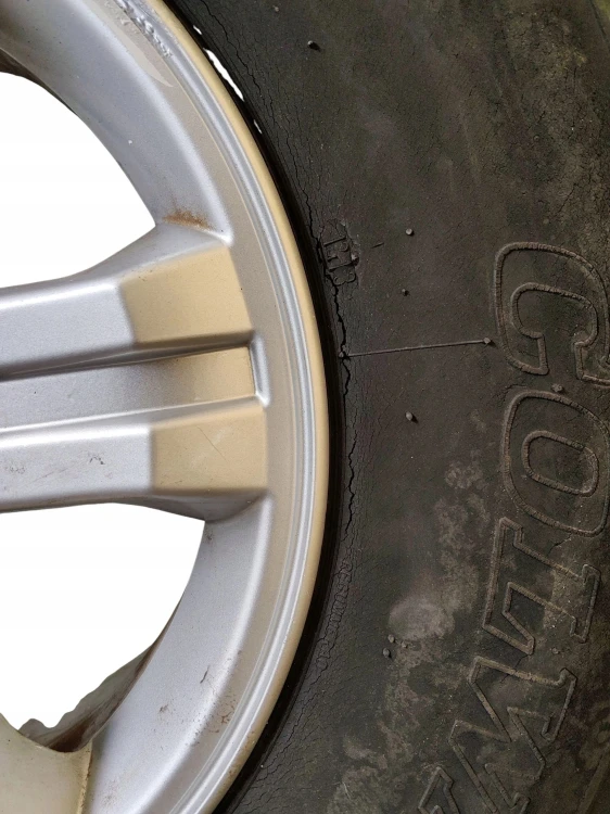 FELGI Z OPONAMI KIA SORENTO I (2002-2009) 52910-3E580