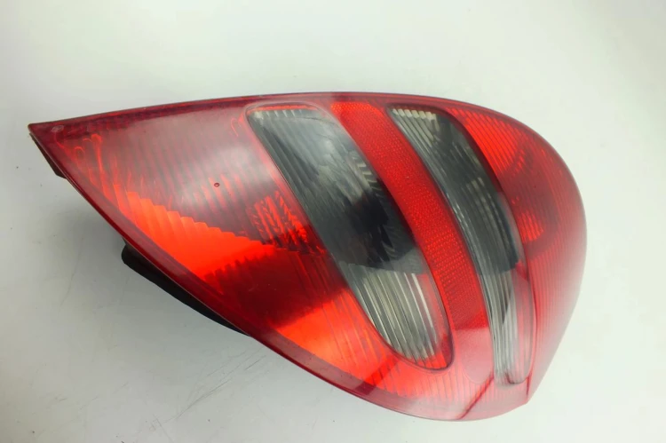 LAMPA PRAWY TYŁ MERCEDES A W169 (2004-2012) 2.0 CDI