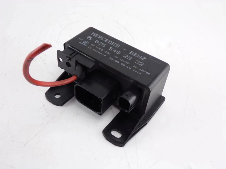 PRZEKAŹNIK ŚWIEC ŻAROWYCH MERCEDES A- W168 1.7 cdi 0255452832