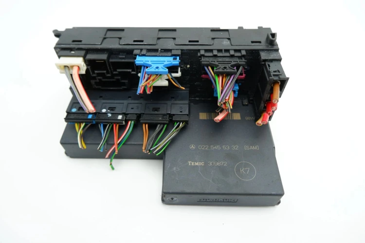 ZESTAW STARTOWY MERCEDES C W202 1.8 16V A0235458432