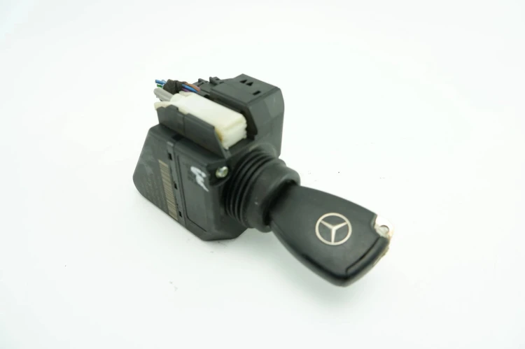ZESTAW STARTOWY MERCEDES C W202 1.8 16V A0235458432