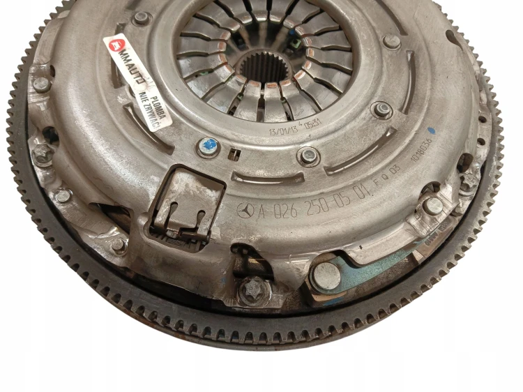 KOŁO DWUMASOWE MERCEDES W176 W246 X156 C117 1.8 1.6 CDI A0262500501