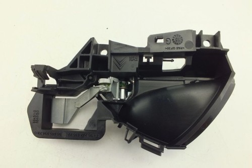 KLAMKA WEWNĘTRZNA LEWY PRZÓD CITROEN DS5 (2011-2015) 1.6 HDI 9673213677 968