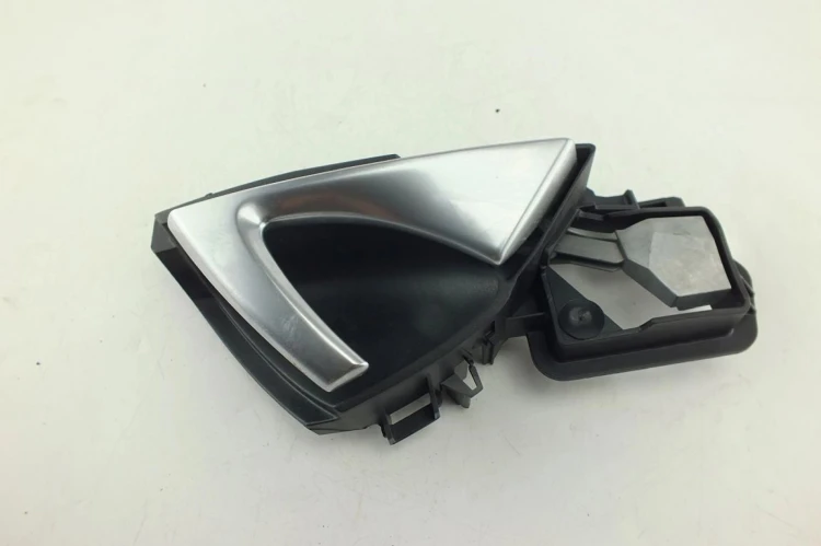 KLAMKA WEWNĘTRZNA LEWY PRZÓD CITROEN DS5 (2011-2015) 1.6 HDI 9673213677 968