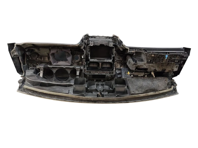 DESKA ROZDZIELCZA MERCEDES C W204 LIFT (2011-2014) 1.6 CGI 156KM