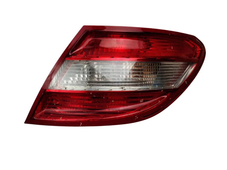 LAMPA PRAWY TYŁ MERCEDES C W204 (2007-2011) 1.8 KOMPRESSOR 184KM 2048200264