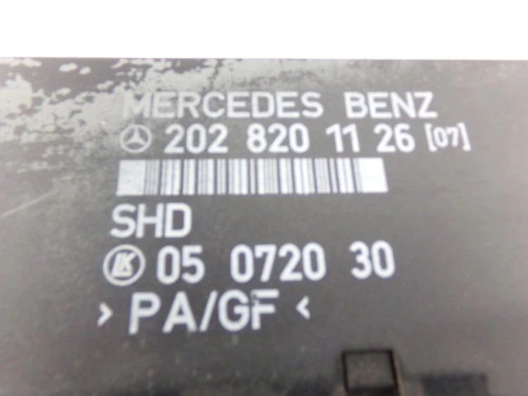 MODUŁ KOMFORTU MERCEDES C W202 1.8 16V 2028201126