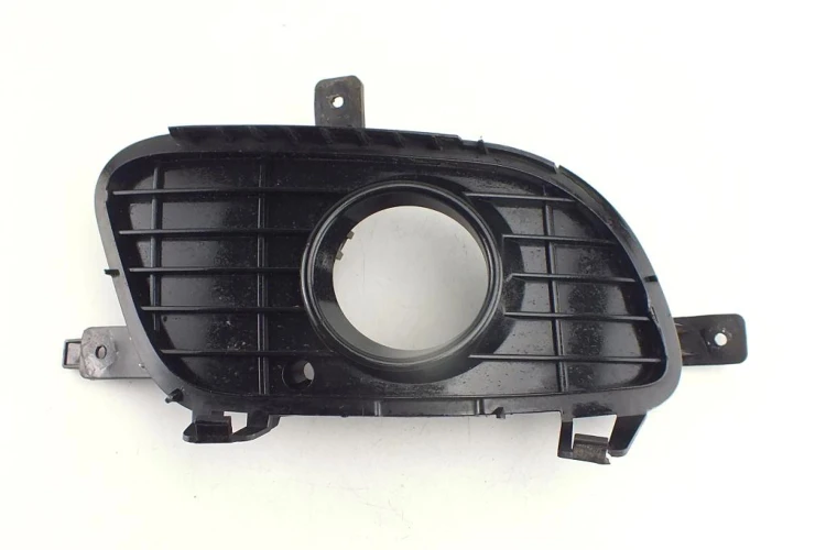 RAMKA HALOGENU PRAWA MERCEDES A W169 (2004-2012) 2.0 CDI
