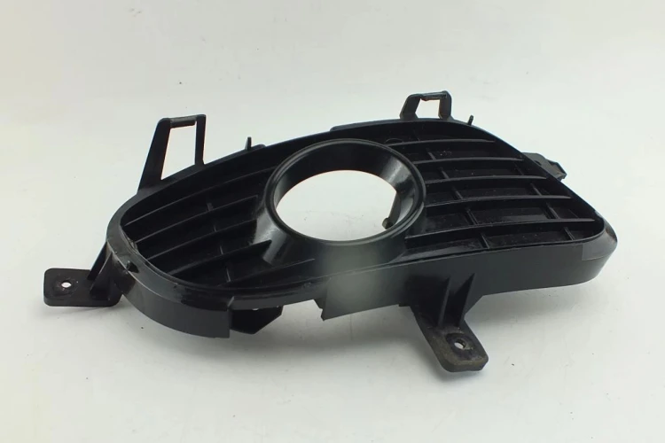 RAMKA HALOGENU PRAWA MERCEDES A W169 (2004-2012) 2.0 CDI