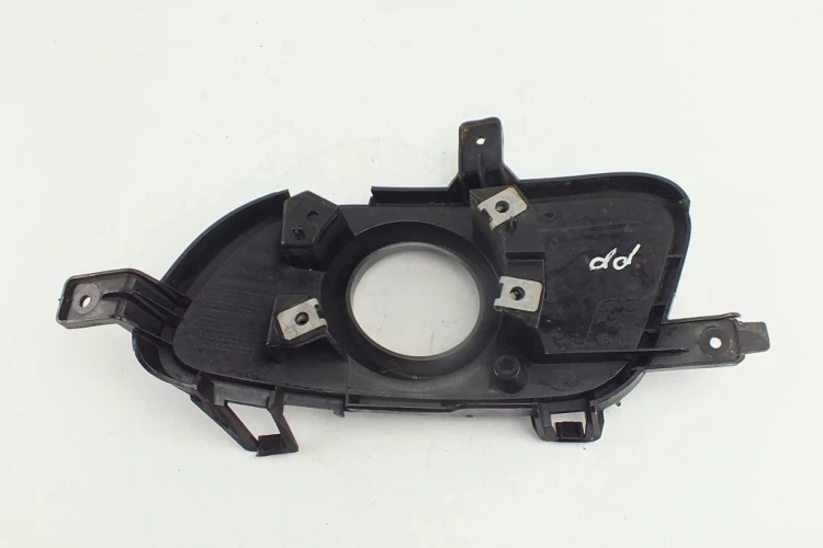 RAMKA HALOGENU PRAWA MERCEDES A W169 (2004-2012) 2.0 CDI