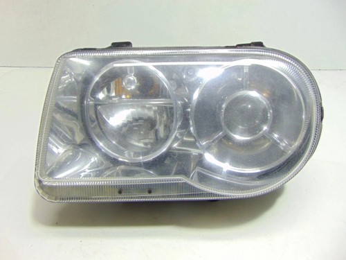 LAMPA LEWY PRZÓD CHRYSLER 300C (2004 - 2010) 3.0 CRD 218 KM