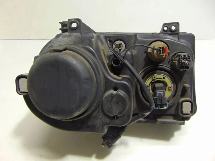 LAMPA LEWY PRZÓD CHRYSLER 300C (2004 - 2010) 3.0 CRD 218 KM