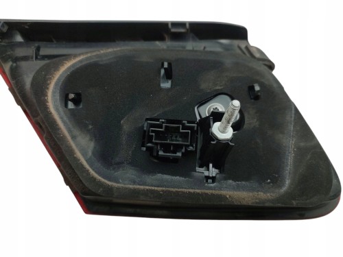 LAMPA PRAWY TYŁ W KLAPE MERCEDES E W212 LIFT (2012-2016) 2.2 BlueTEC 170KM