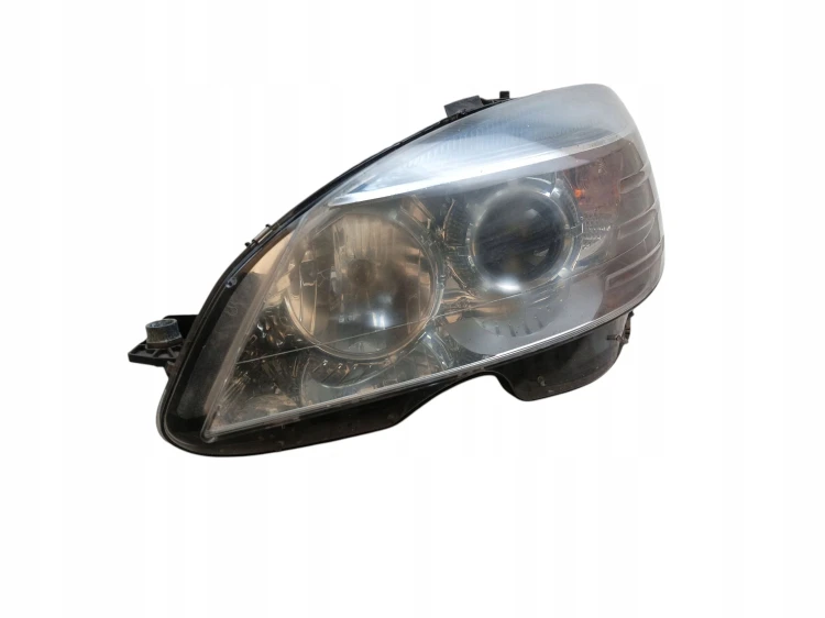 LAMPA REFLEKTOR LEWY PRZÓD MERCEDES W204 (07-11) EUROPA