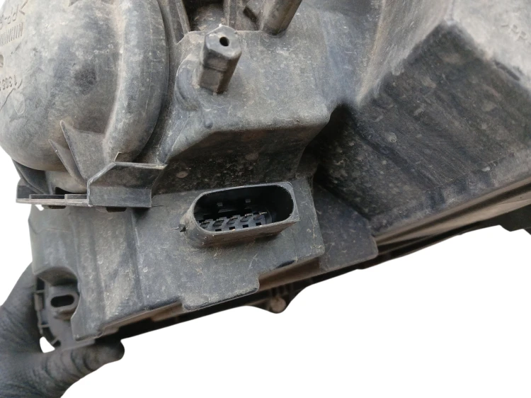 LAMPA PRAWY PRZÓD MERCEDES B W245 (2005-2008) 2.0 16V 136KM A1698201861