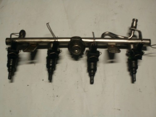 LISTWA WTRYSKOWA MERCEDES C W203 (2000-2006)