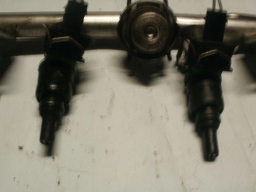 LISTWA WTRYSKOWA MERCEDES C W203 (2000-2006)