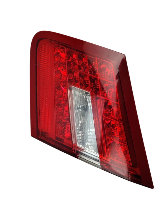 LAMPA PRAWY TYŁ W KLAPE MERCEDES E W207 (2009-2013) 3.5 CGI 292KM A20782004