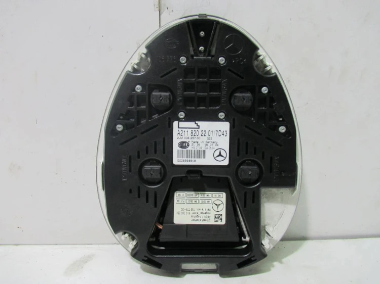 LAMPKA PODSUFITKI MERCEDES E W211 (2002-2009)