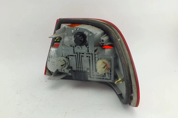 LAMPA LEWY TYŁ MERCEDES E W210 (1995-1999) 2.3 BENZ