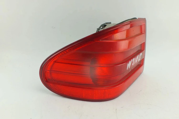 LAMPA LEWY TYŁ MERCEDES E W210 (1995-1999) 2.3 BENZ