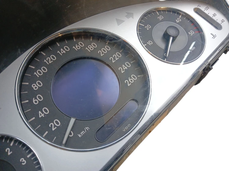 LICZNIK MERCEDES E W211 (2002-2006) 2.2 CDI 150KM A2115400411