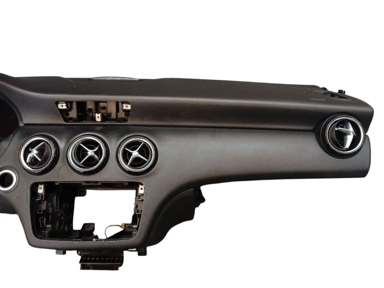 DESKA ROZDZIELCZA MERCEDES A W176 (2012-2015) 1.6 CGI 122KM
