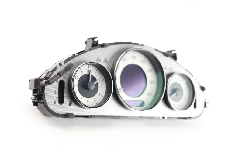 LICZNIK MERCEDES E W211 (2002-2009) 3.2 R6 CDI A2195402347