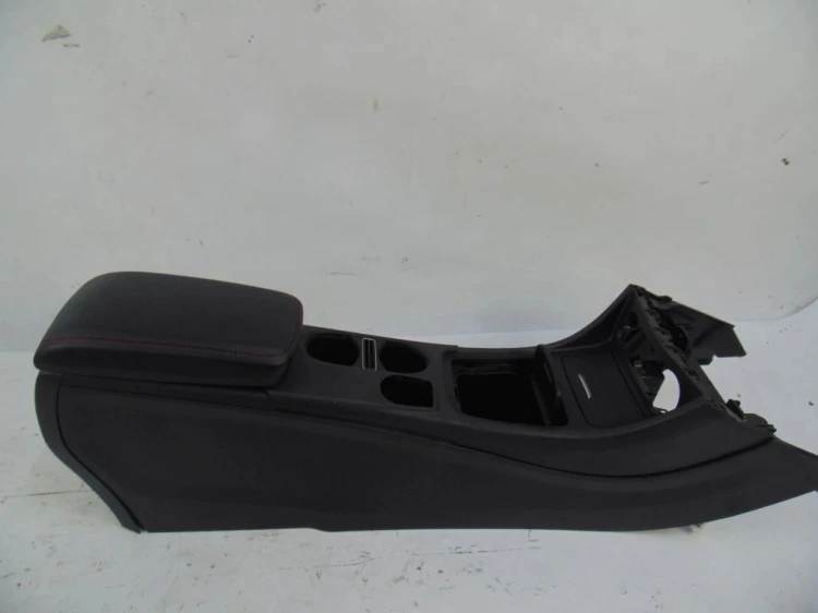 TUNEL ŚRODKOWY PODŁOKIETNIK MERCEDES A W176 (2012-2015) 1.8 CDI 136KM