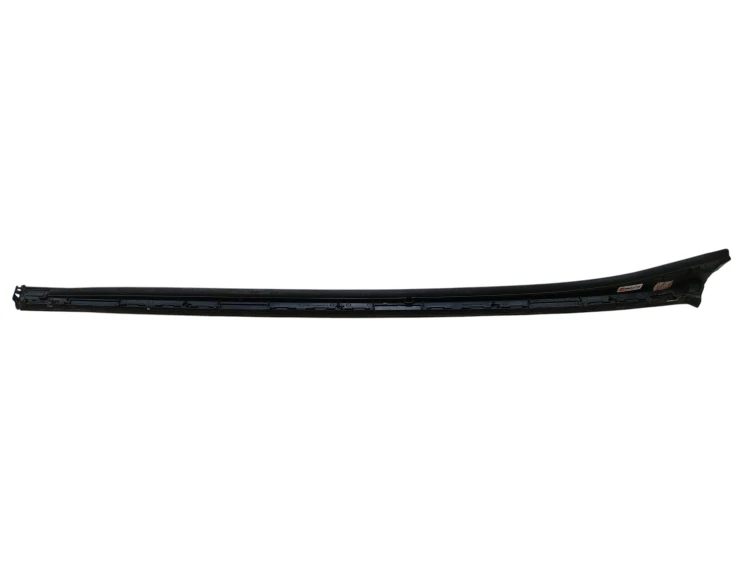 LISTWA SZYBY CZOŁOWEJ LEWA MERCEDES C W205 (2014-2018) 1.6 BlueTEC 136KM A2