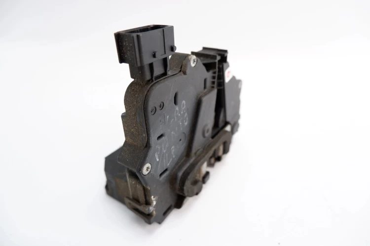 ZAMEK DRZWI LEWY PRZÓD FIAT GRANDE PUNTO 1.4 51797557