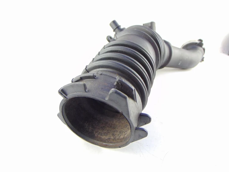 RURA DOLOT POWIETRZA RENAULT CLIO III (2005-2009) 1.2 T 8200519077