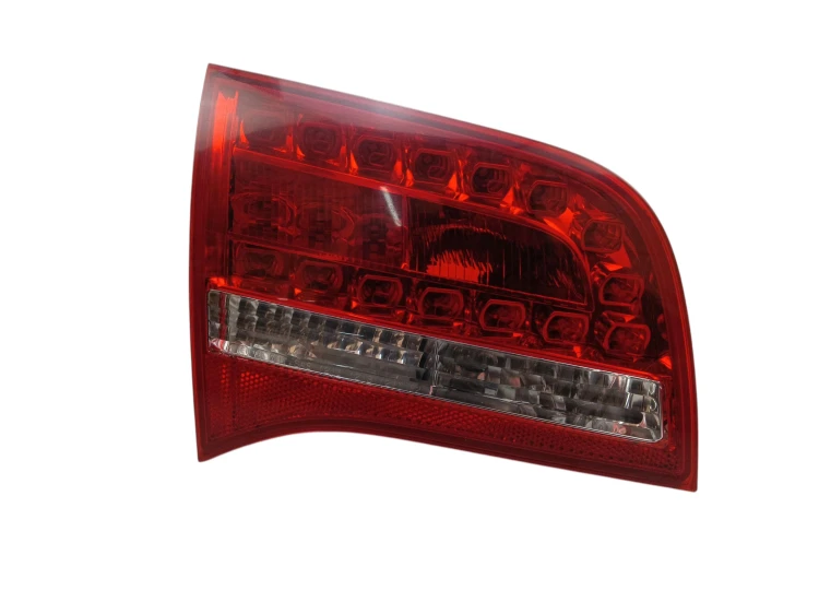 LAMPA LEWY TYŁ W KLAPE AUDI A6 C6 LIFT (2008-2011) 3.0 TDI 240KM 89094141