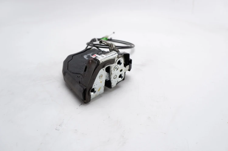 ZAMEK DRZWI PRAWY TYŁ TOYOTA VERSO LIFT (2013-2018) 1.8 VALVEMATIC 147KM