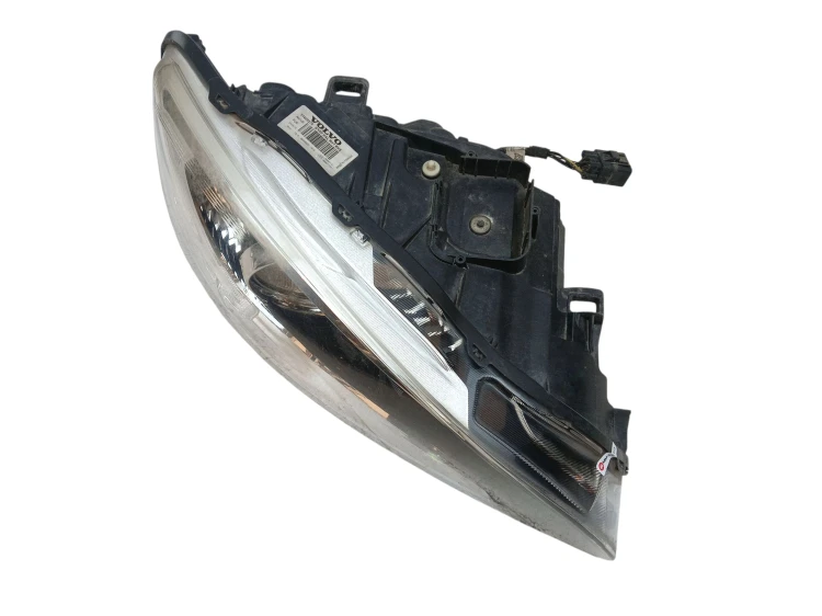 LAMPA PRAWY PRZÓD VOLVO V60 I LIFT (2013-2018) 2.0 D3 150KM 31420270