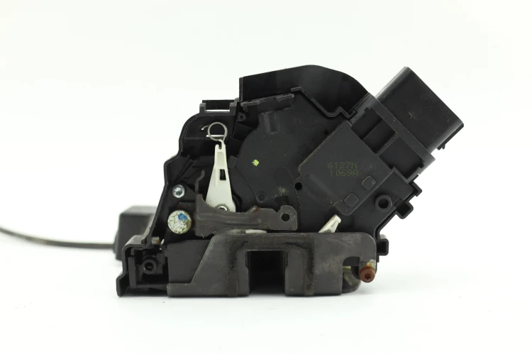 ZAMEK DRZWI LEWY PRZÓD FORD FOCUS MK2 (2004-2011) 1.6 TDCI 3M5AR21813ER