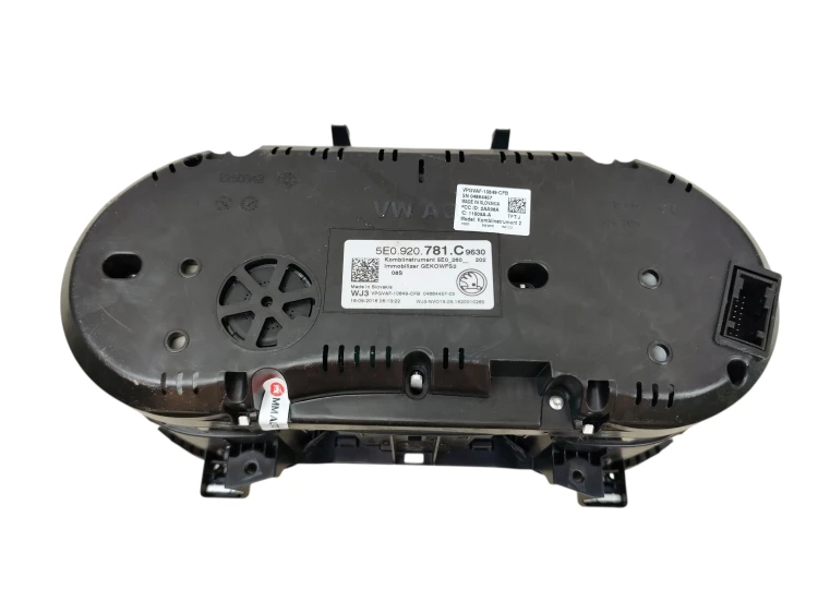 LICZNIK SKODA OCTAVIA III (2012-2016) 1.6 TDI 110KM 5E0920781C