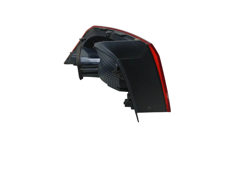 LAMPA PRAWY TYŁ VOLKSWAGEN PASSAT B8 (2014-2019) 1.6 TDI 120KM