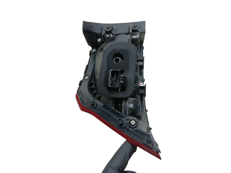 LAMPA PRAWY TYŁ VOLKSWAGEN PASSAT B8 (2014-2019) 1.6 TDI 120KM