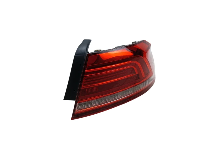LAMPA PRAWY TYŁ VOLKSWAGEN PASSAT B8 (2014-2019) 1.6 TDI 120KM