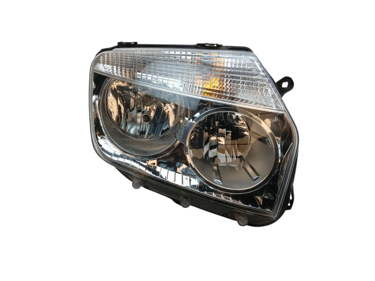 LAMPA PRAWY PRZÓD DACIA DUSTER I (2010-2013) 1.6 16V 105KM