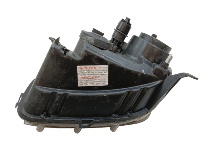 LAMPA PRAWY PRZÓD DACIA DUSTER I (2010-2013) 1.6 16V 105KM