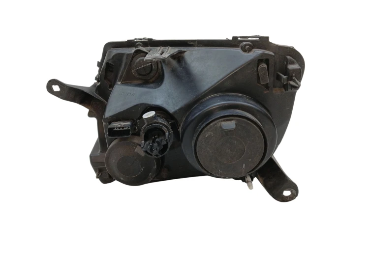 LAMPA PRAWY PRZÓD DACIA DUSTER I (2010-2013) 1.6 16V 105KM