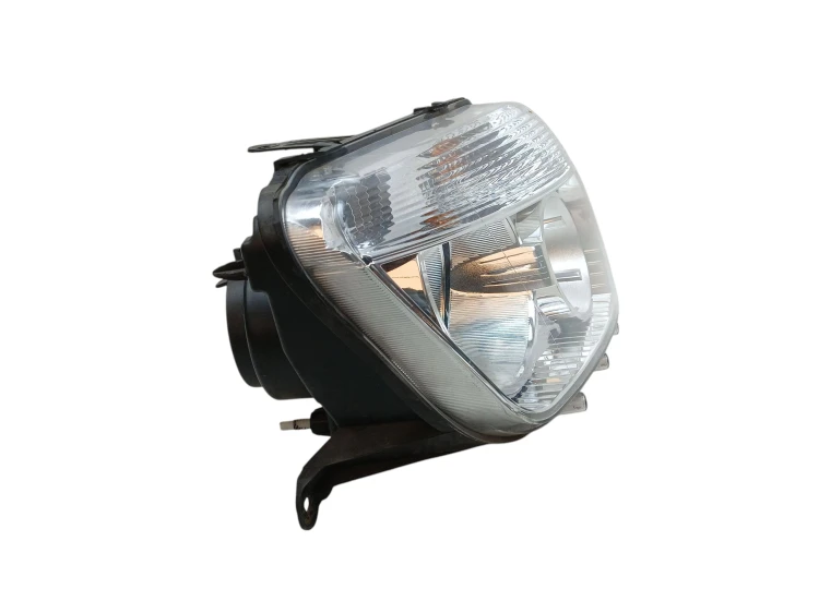 LAMPA PRAWY PRZÓD DACIA DUSTER I (2010-2013) 1.6 16V 105KM